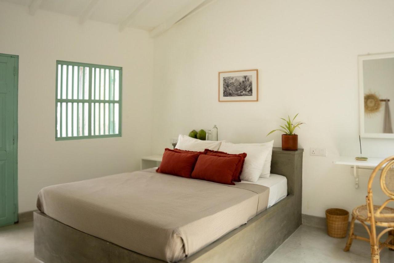 Water'S Edge Villa Ahangama Room photo