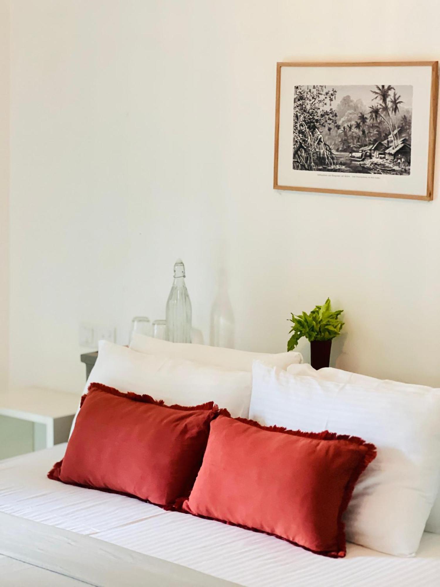 Water'S Edge Villa Ahangama Room photo