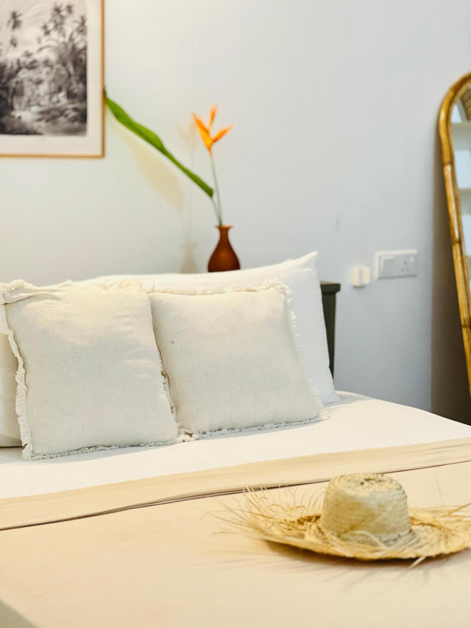 Water'S Edge Villa Ahangama Room photo